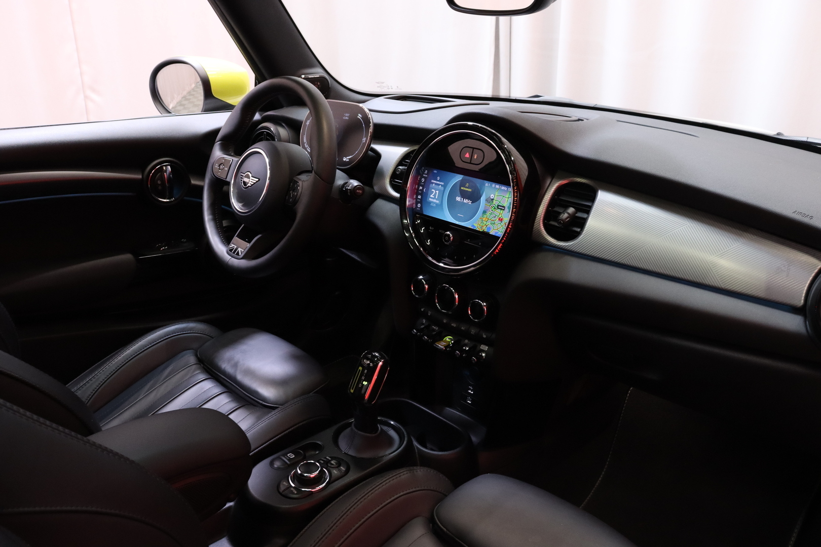 MINI - COOPER - SE Maximise // 1.om Suomi-auto / Merkkihuollettu / Harman/Kardon / Panorama / Nahat / HUD / Lämpöpumppu // - Viistoperä