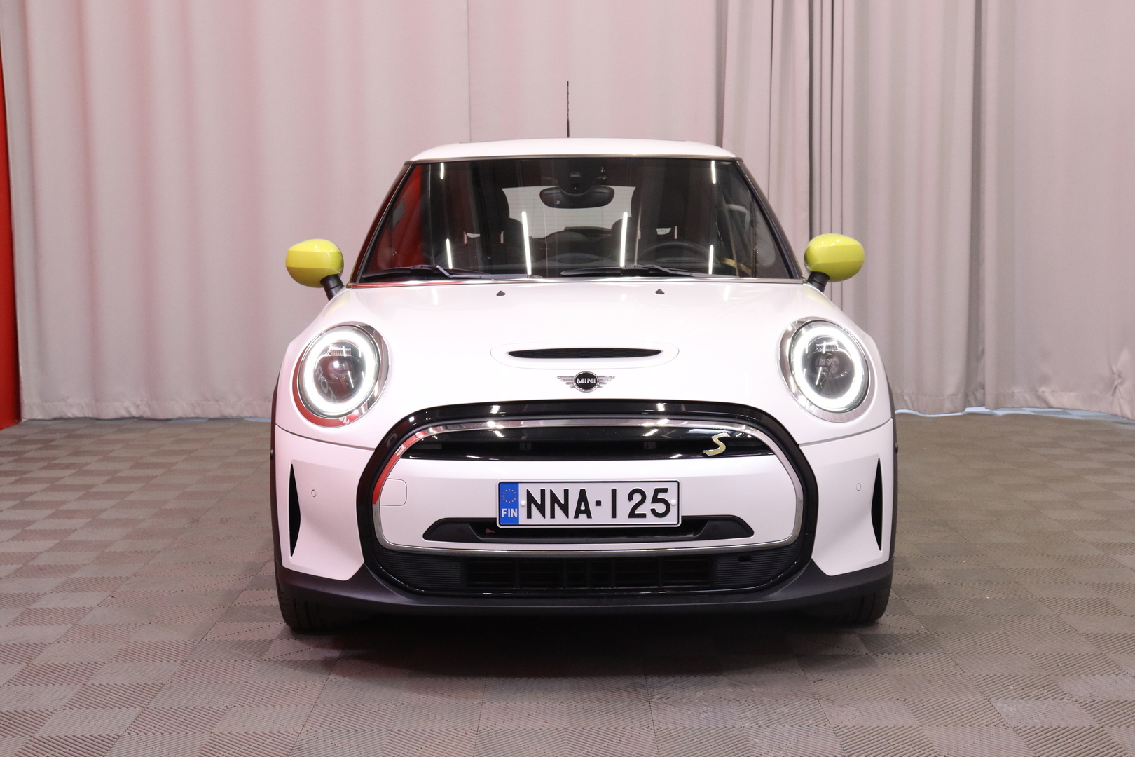 MINI - COOPER - SE Maximise // 1.om Suomi-auto / Merkkihuollettu / Harman/Kardon / Panorama / Nahat / HUD / Lämpöpumppu // - Viistoperä