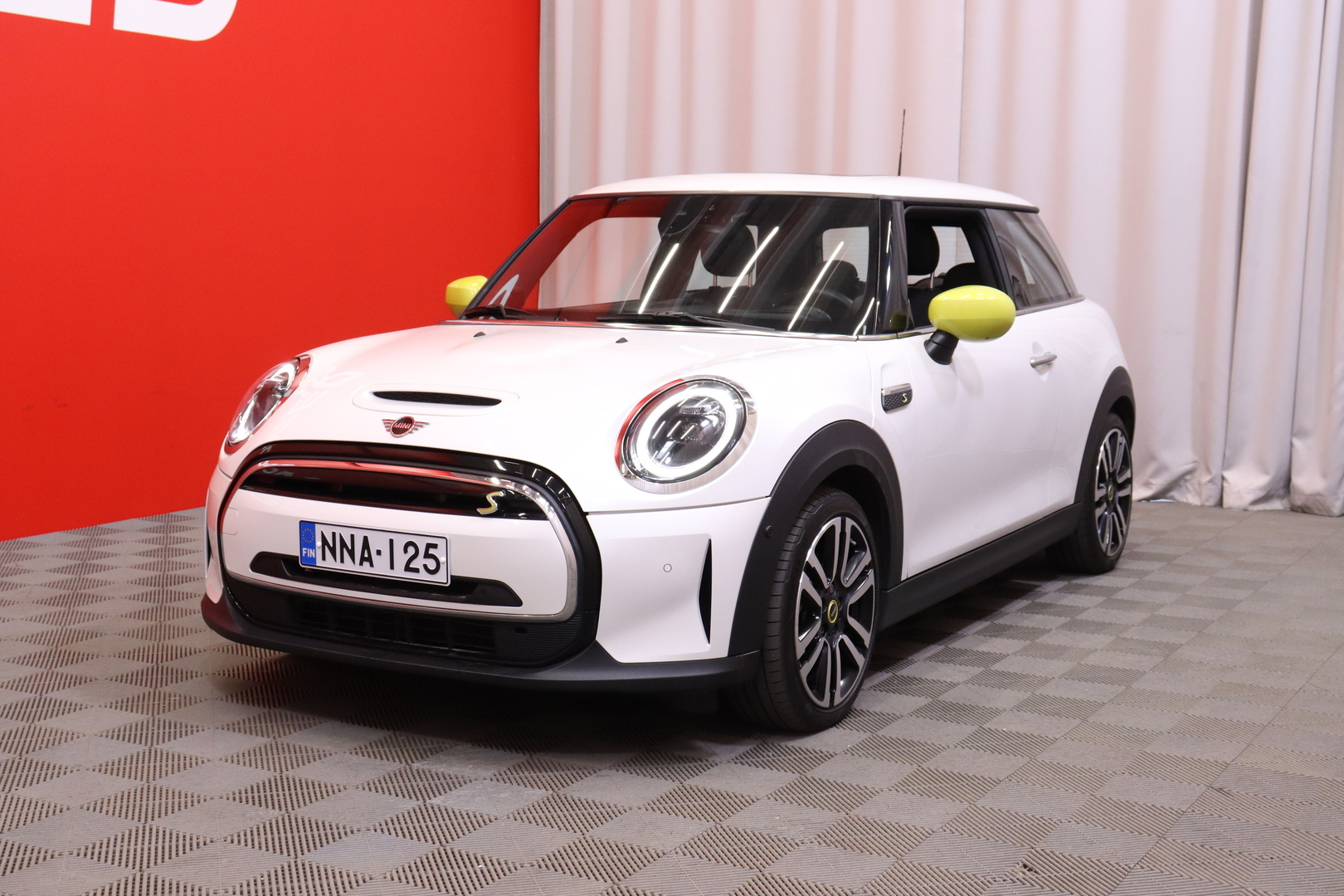MINI - COOPER - SE Maximise // 1.om Suomi-auto / Merkkihuollettu / Harman/Kardon / Panorama / Nahat / HUD / Lämpöpumppu // - Viistoperä