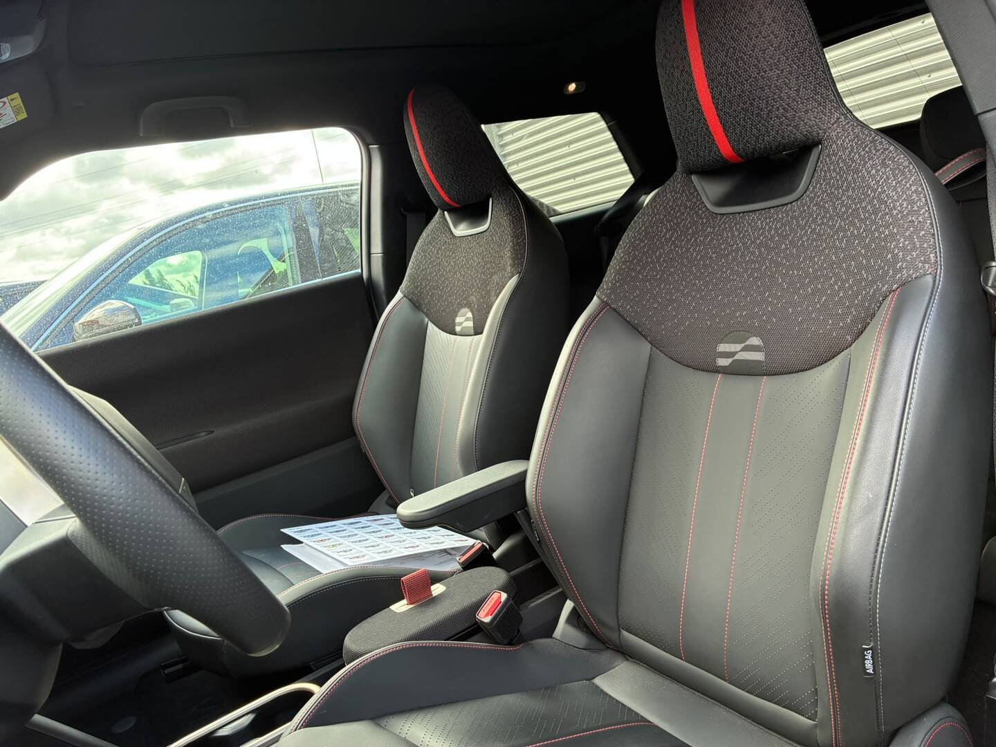 MINI - Cooper - JCW E - Viistoperä