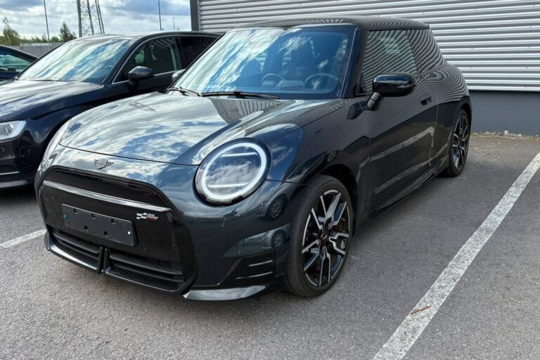 MINI - Cooper - JCW E - Viistoperä