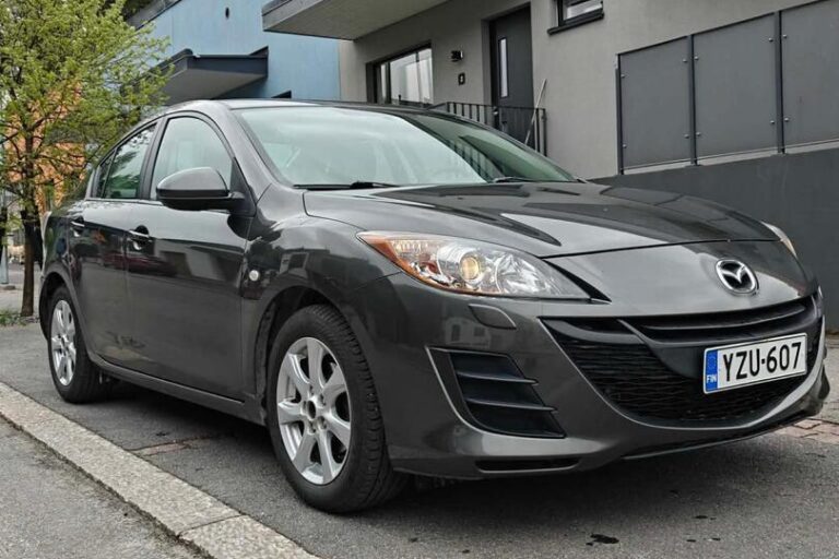 Mazda - Mazda3 - Sedan 1,6 Elegance 5MT 4ov N2P - Sedan