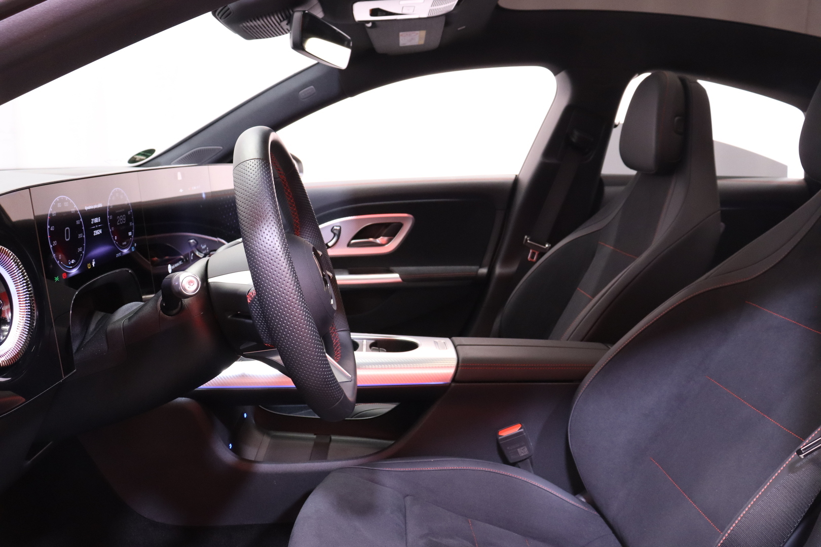 Mercedes-Benz - CLA - 350 4MATIC AMG Line - Sedan