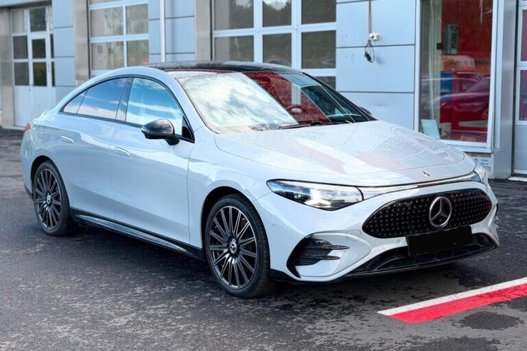 Mercedes-Benz - CLA - 350 4MATIC AMG Line - Sedan