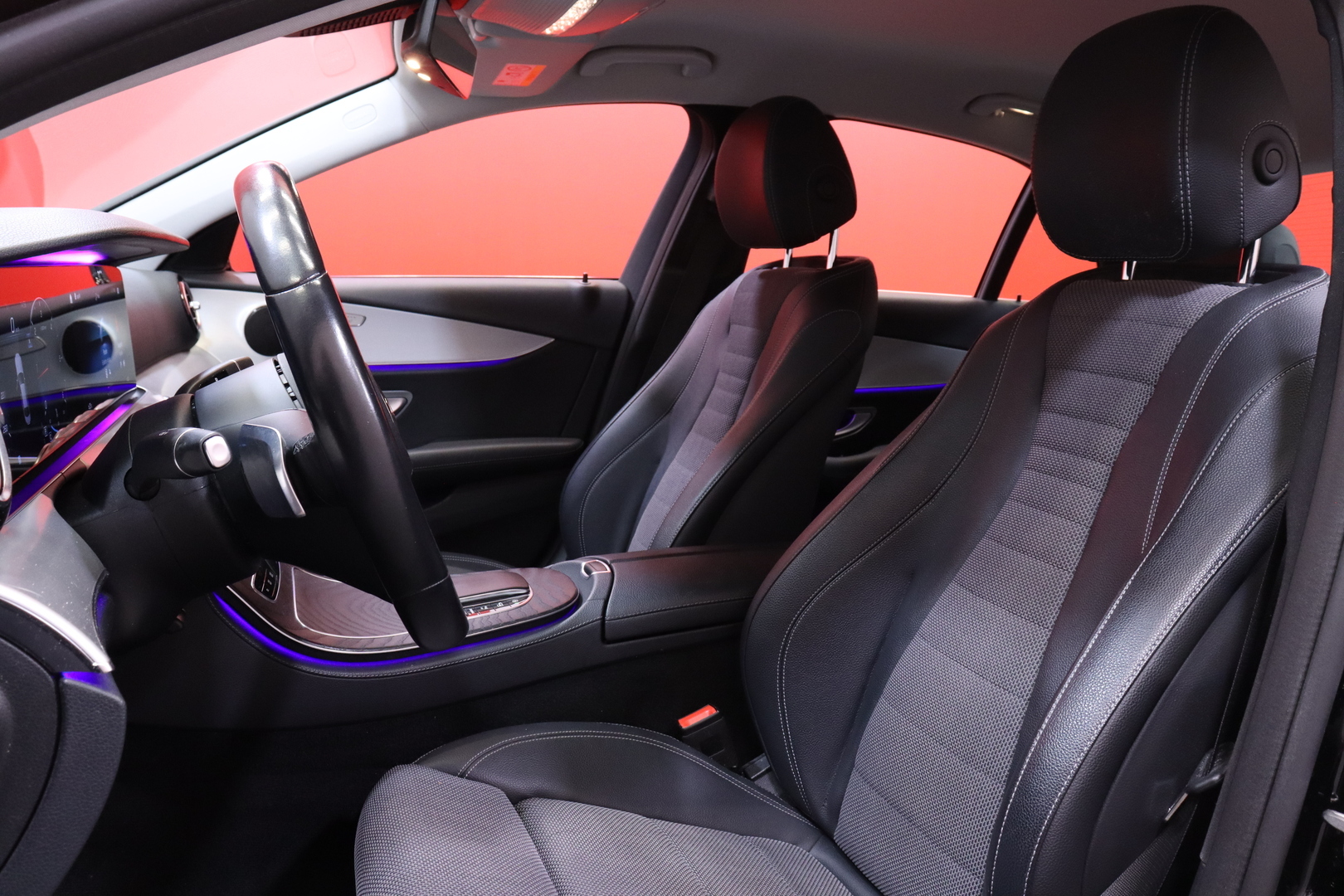Mercedes-Benz - E - 220 d 4MATIC Sedan // SUOMI-auto / Widescreen / Multibeam / Blis / Kamera // - Sedan
