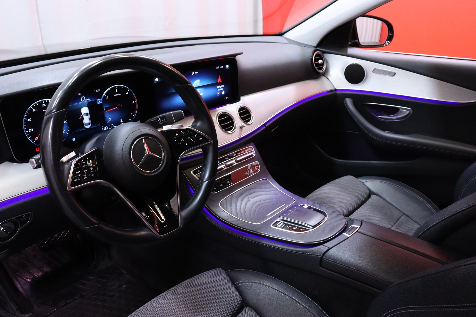 Mercedes-Benz - E - 220 d 4MATIC Sedan // SUOMI-auto / Widescreen / Multibeam / Blis / Kamera // - Sedan