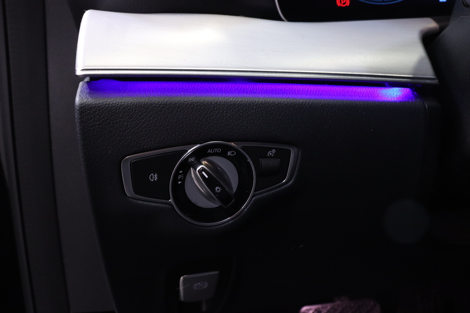 Mercedes-Benz - E - 220 d 4MATIC Sedan // SUOMI-auto / Widescreen / Multibeam / Blis / Kamera // - Sedan