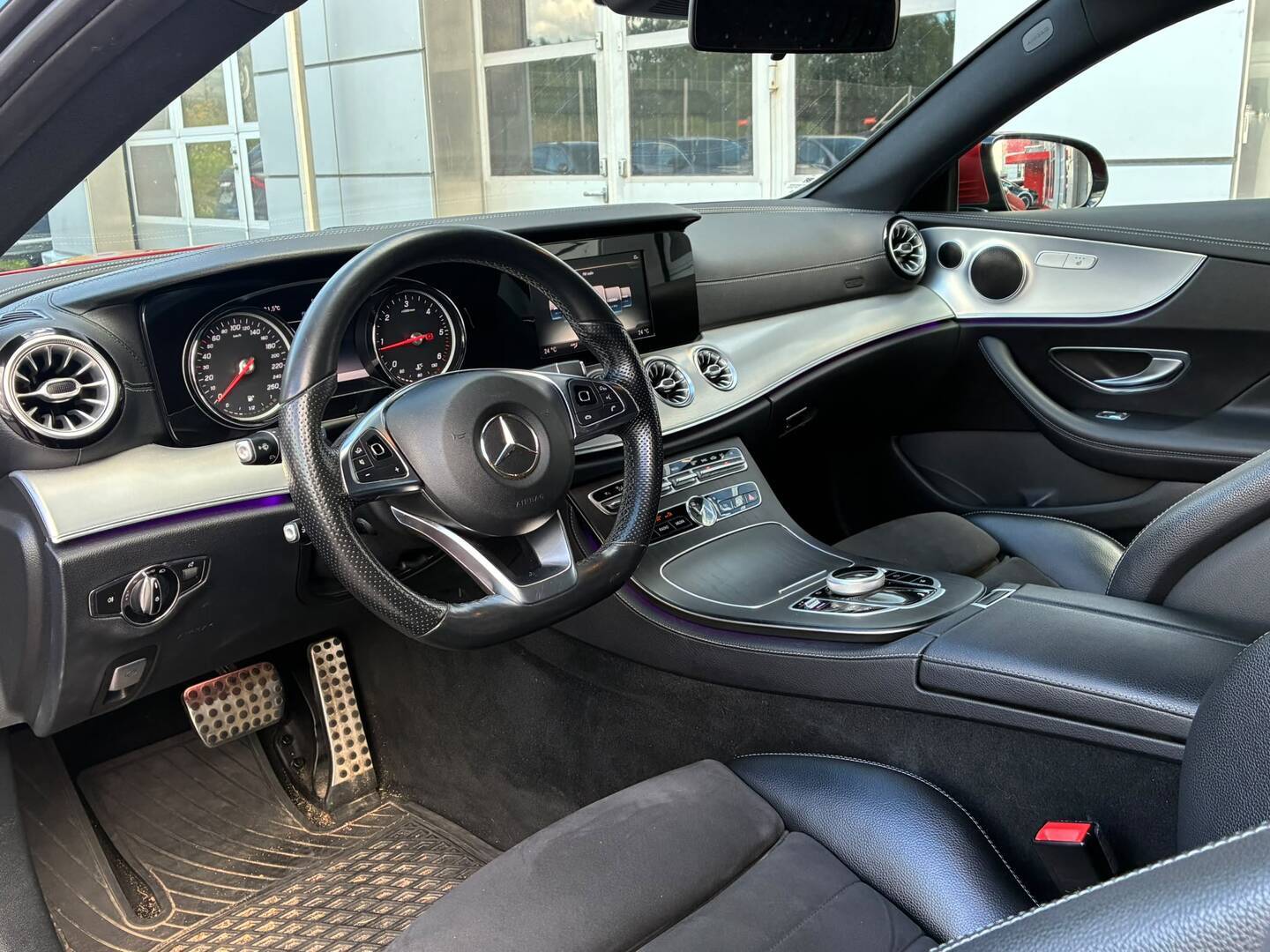 Mercedes-Benz - E - 220 d 4Matic A Coupé Business AMG // Multibeam / SUOMI-auto / Kamera / Hyacinth Red // - Coupe