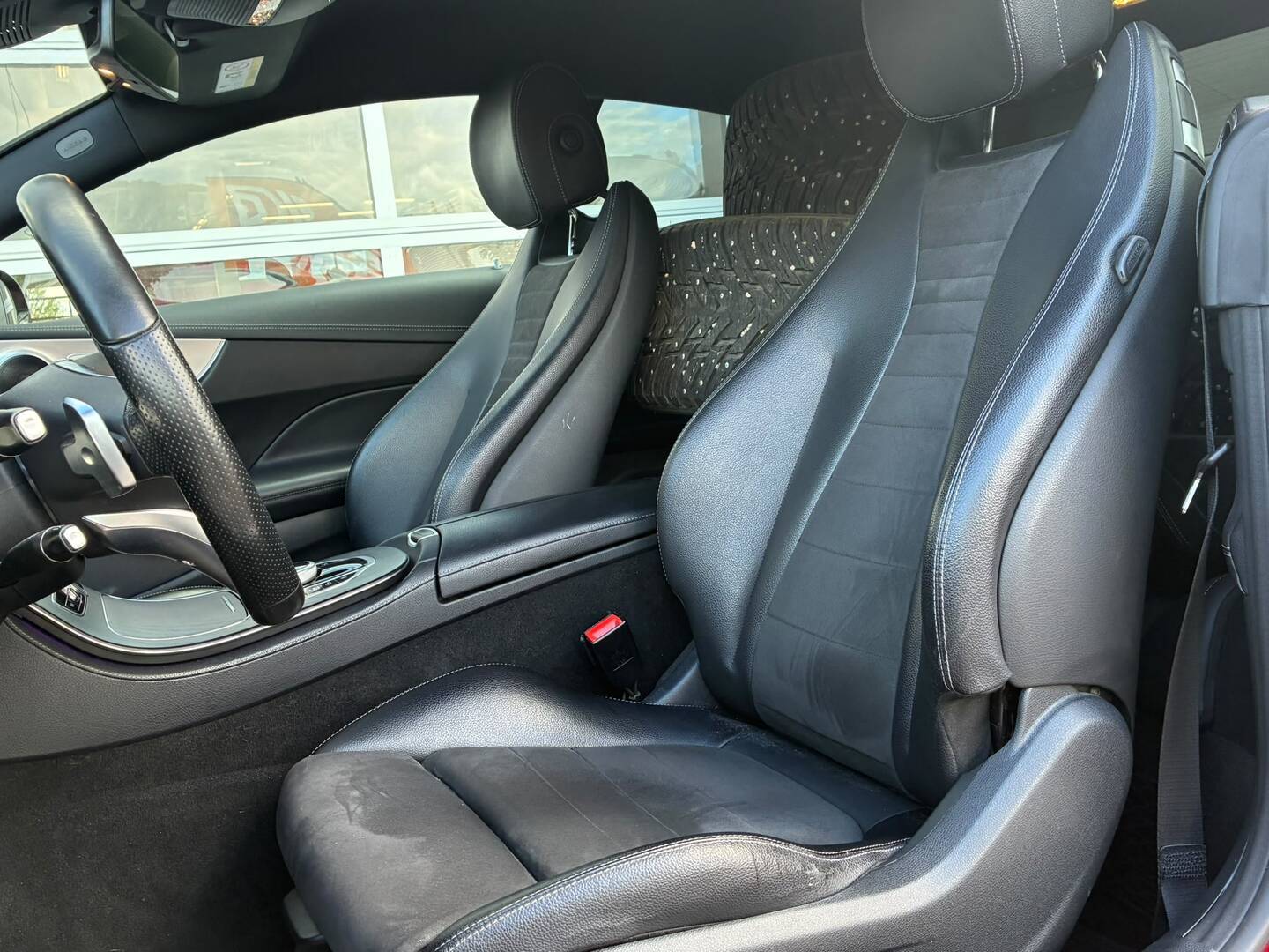 Mercedes-Benz - E - 220 d 4Matic A Coupé Business AMG // Multibeam / SUOMI-auto / Kamera / Hyacinth Red // - Coupe