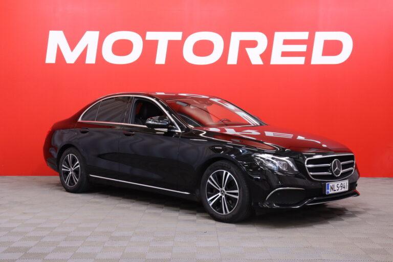 Mercedes-Benz - E - 220 d 4Matic A Business Avantgarde - Sedan