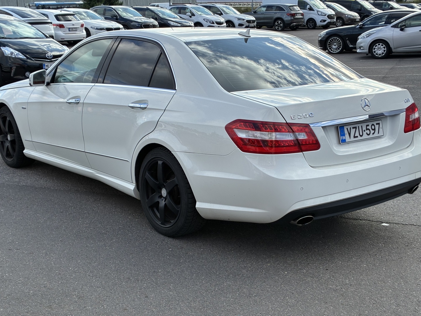 Mercedes-Benz - E - 250 CGI BE A - Sedan