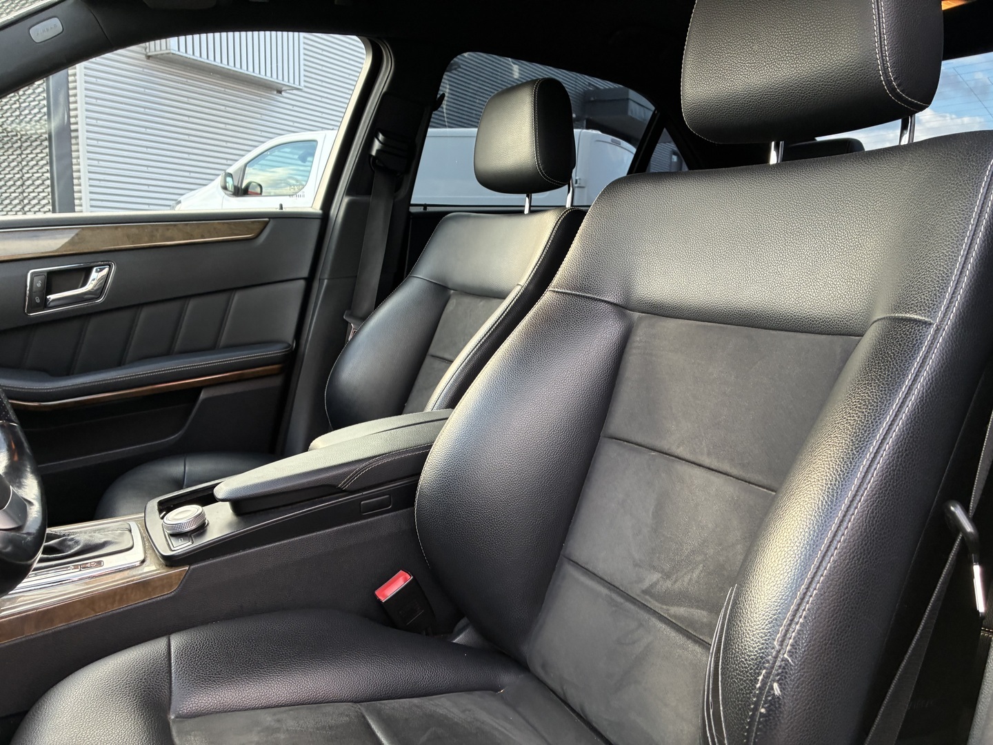 Mercedes-Benz - E - 250 CGI BE A - Sedan