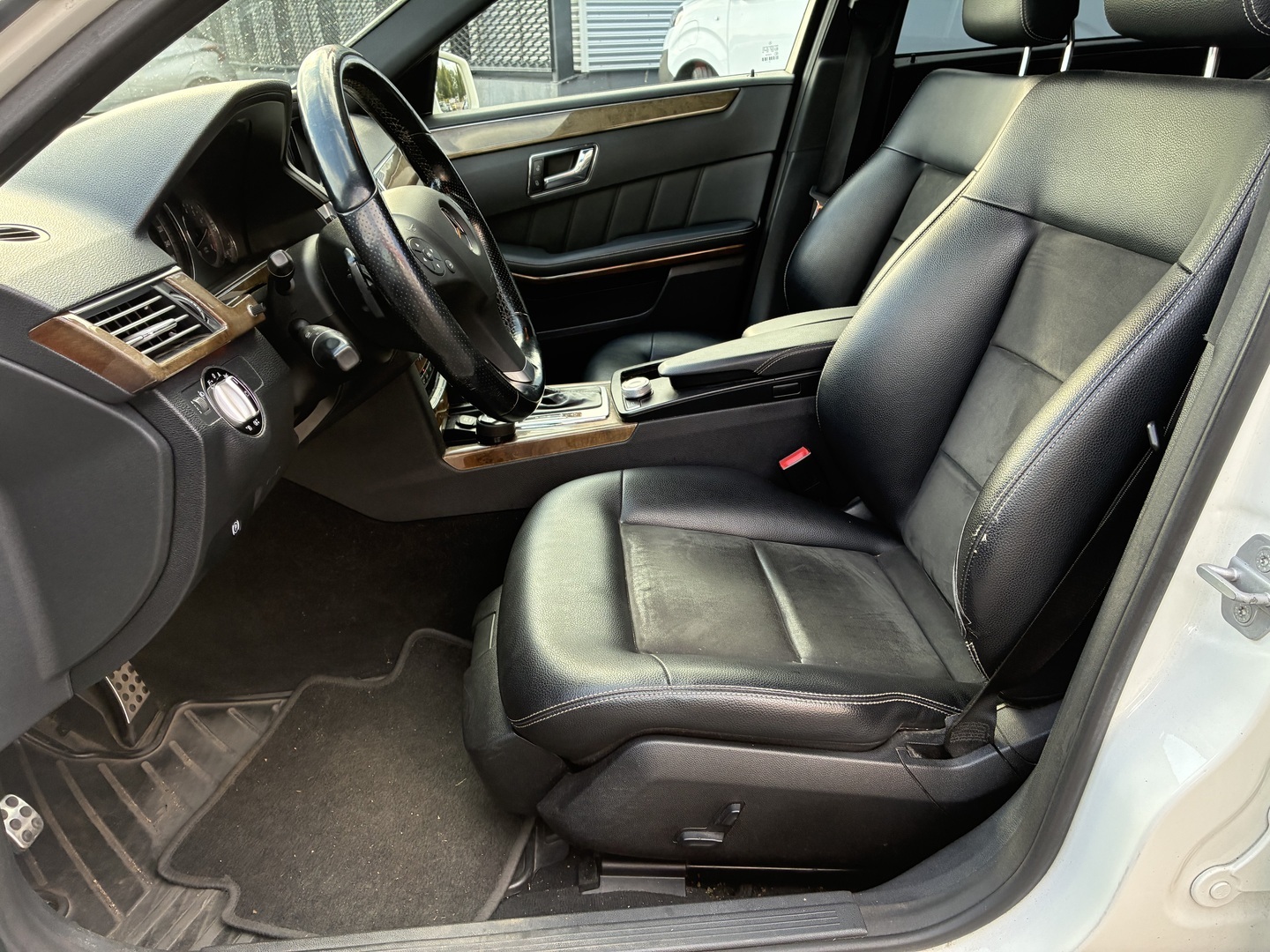 Mercedes-Benz - E - 250 CGI BE A - Sedan