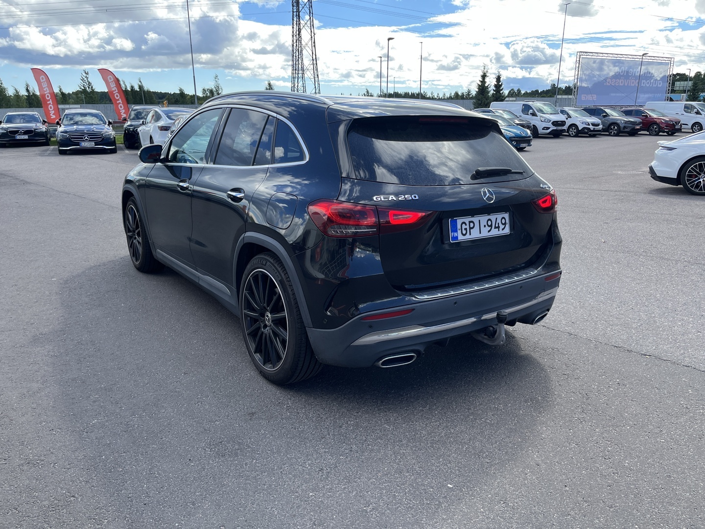 Mercedes-Benz - GLA - 250 4MATIC AMG / Koukku / Burmester / Multibeam LED / Lohko // - Farmari