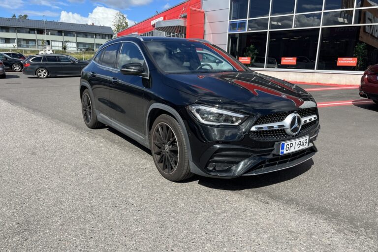 Mercedes-Benz - GLA - 250 4MATIC AMG / Koukku / Burmester / Multibeam LED / Lohko // - Farmari