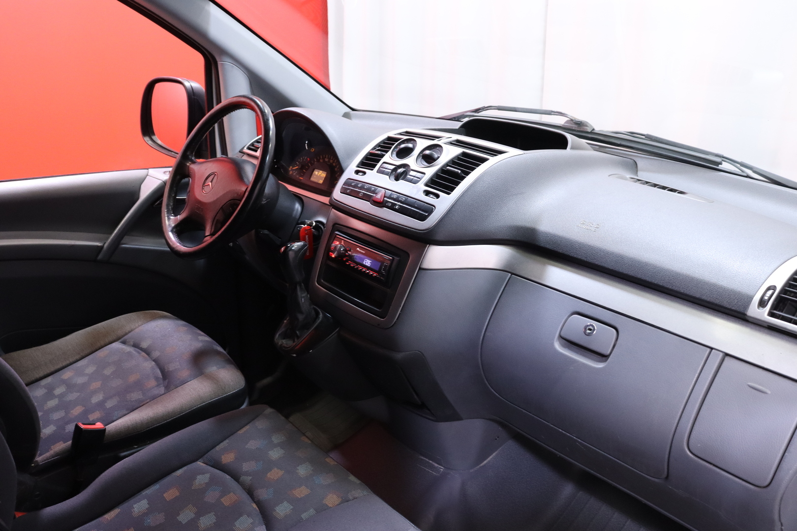 Mercedes-Benz - Vito - 115CDI-2,7/32KB keskipitkä. A / Myydään huutokaupat.com / - Pakettiauto