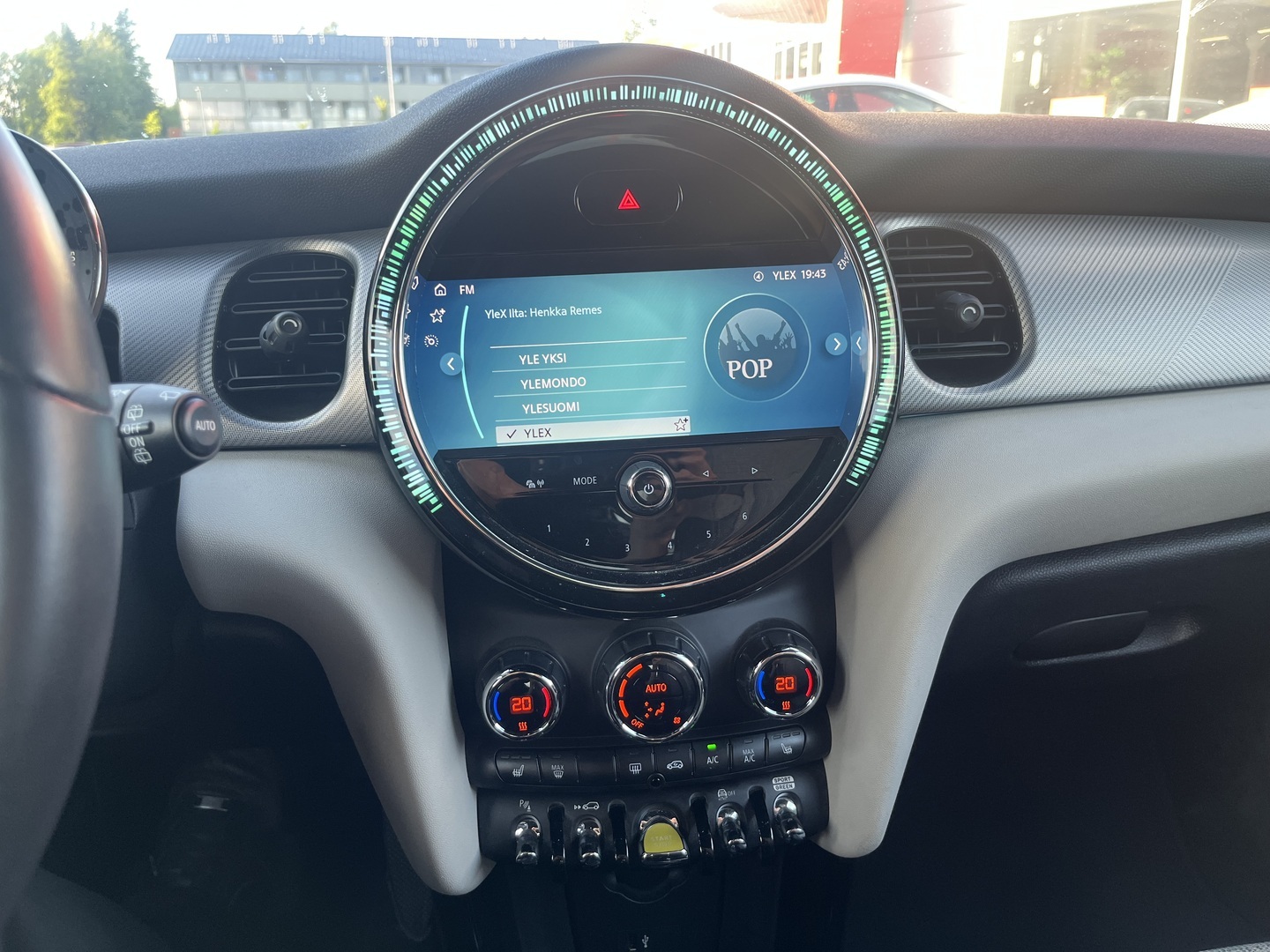 Mini - Cooper SE - Sporttipenkit / Adaptiiviset LED-ajovalot / Multitone-katto / Comfort-paketti / 2x renkaat - Viistoperä