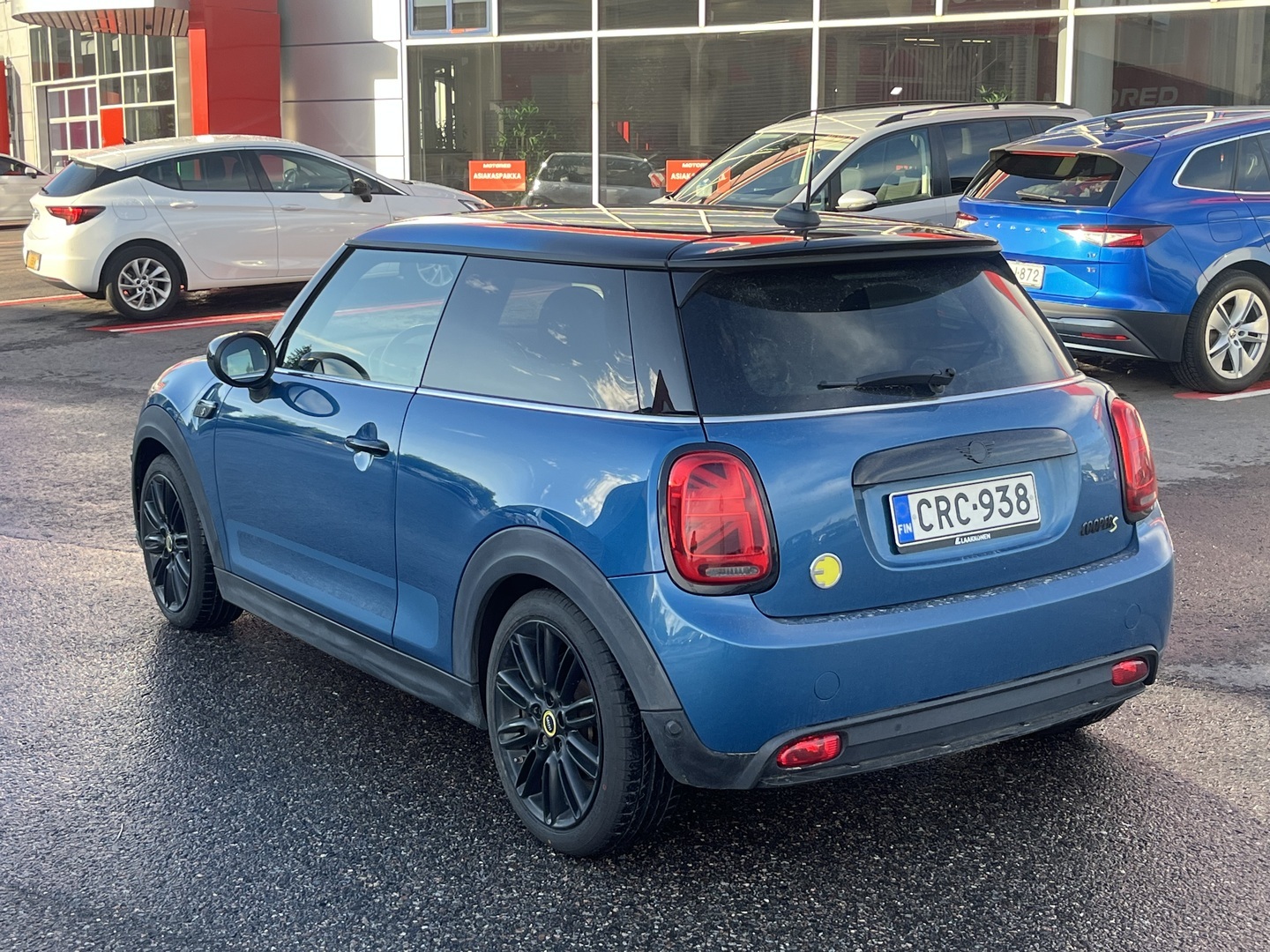 Mini - Cooper SE - Sporttipenkit / Adaptiiviset LED-ajovalot / Multitone-katto / Comfort-paketti / 2x renkaat - Viistoperä