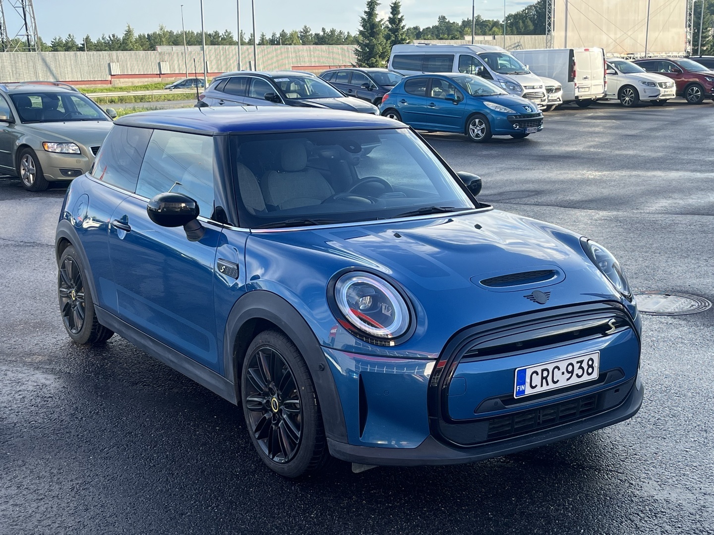 Mini - Cooper SE - Sporttipenkit / Adaptiiviset LED-ajovalot / Multitone-katto / Comfort-paketti / 2x renkaat - Viistoperä