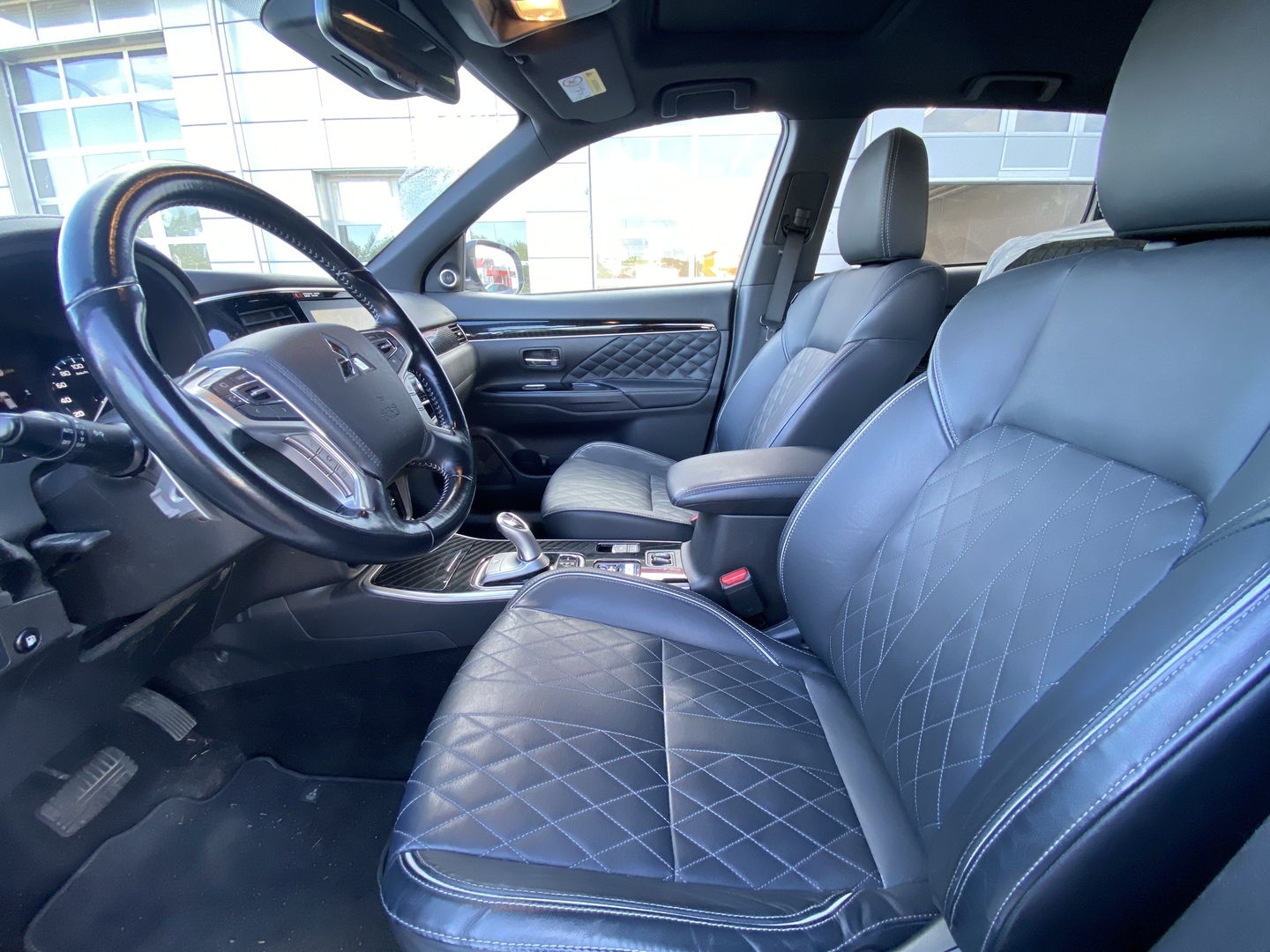 Mitsubishi - OUTLANDER PHEV - Instyle 4WD 5P - Farmari