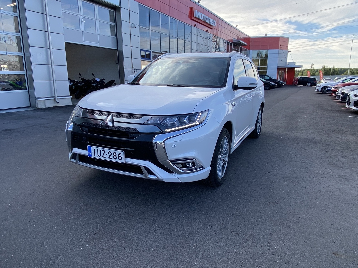 Mitsubishi - OUTLANDER PHEV - Instyle 4WD 5P - Farmari