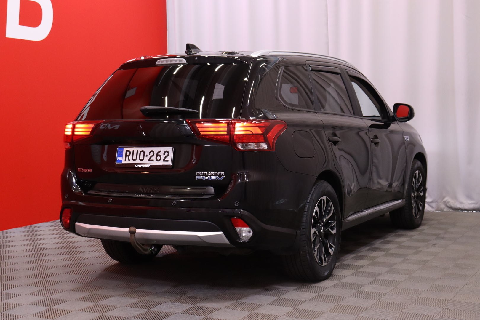 Mitsubishi - Outlander - 2.0 PHEV Instyle / ACC/ 360° / Nahat / Kattoluukku / Keyless / Lämmitettävä ohjauspyörä / - Farmari