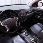 Mitsubishi - Outlander - 2.0 PHEV Instyle / ACC/ 360° / Nahat / Kattoluukku / Keyless / Lämmitettävä ohjauspyörä / - Farmari