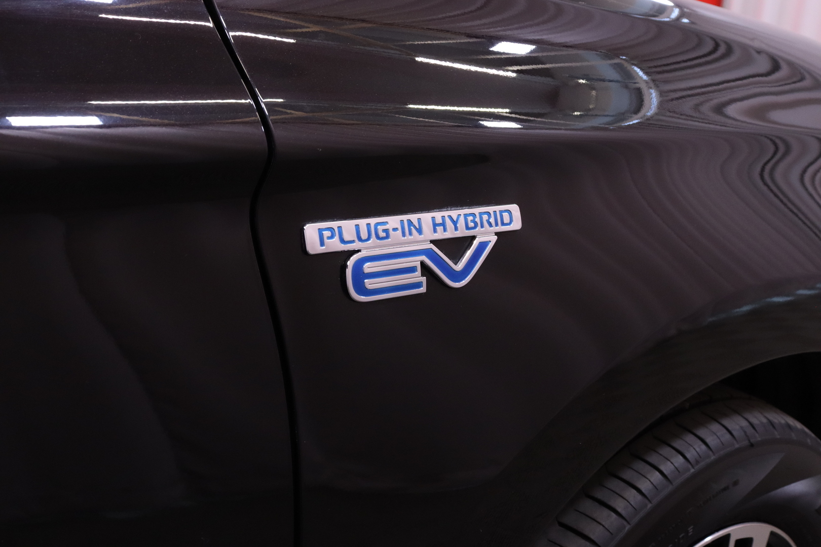 Mitsubishi - Outlander - 2.0 PHEV Instyle / ACC/ 360° / Nahat / Kattoluukku / Keyless / Lämmitettävä ohjauspyörä / - Farmari