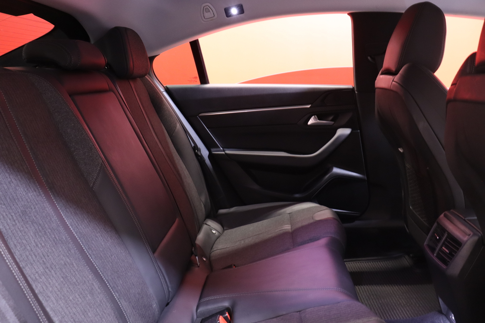 Peugeot - 508 - Allure BlueHDi 130 EAT8-automaatti - Sedan