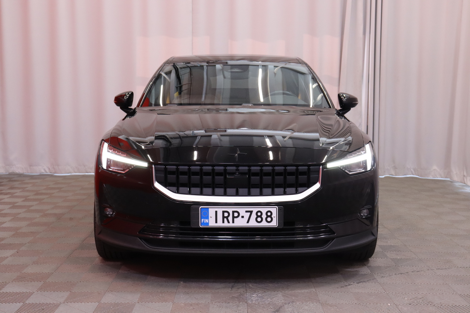 Polestar - 2 - Launch Edition Performance, 300kW, 78kWh - Viistoperä
