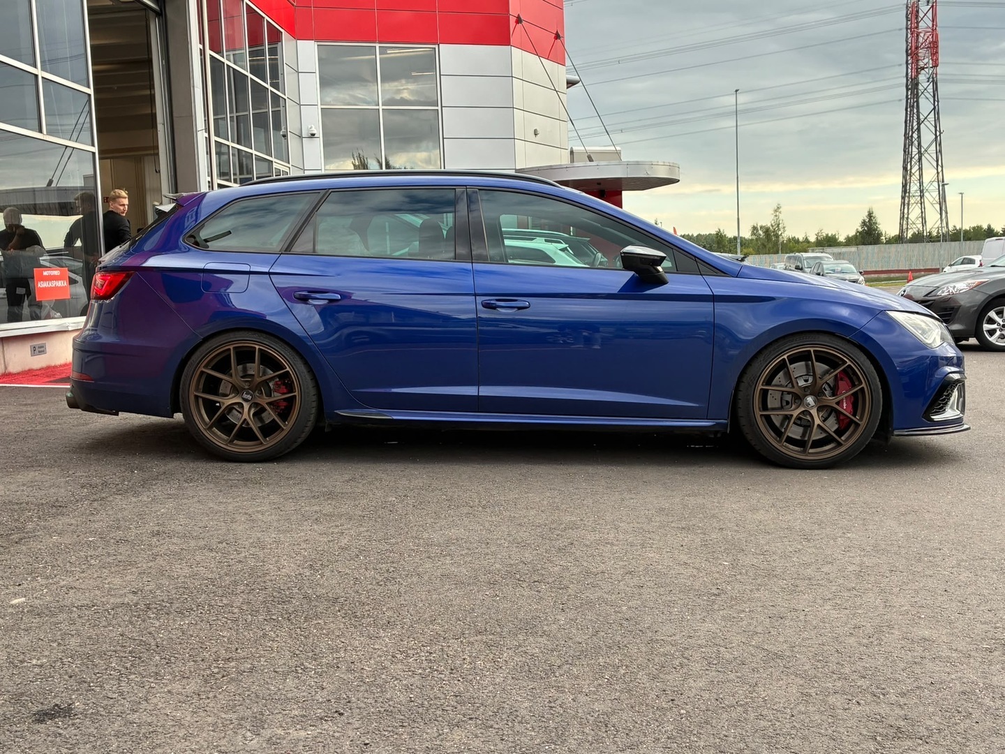 Seat - LEON ST - TSI 300 4DRIVE Cupra DSG // Juuri saapunut! / Hurricane exhaust putkisto /  ACC / Panorama / Kamera / Keyless // - Farmari