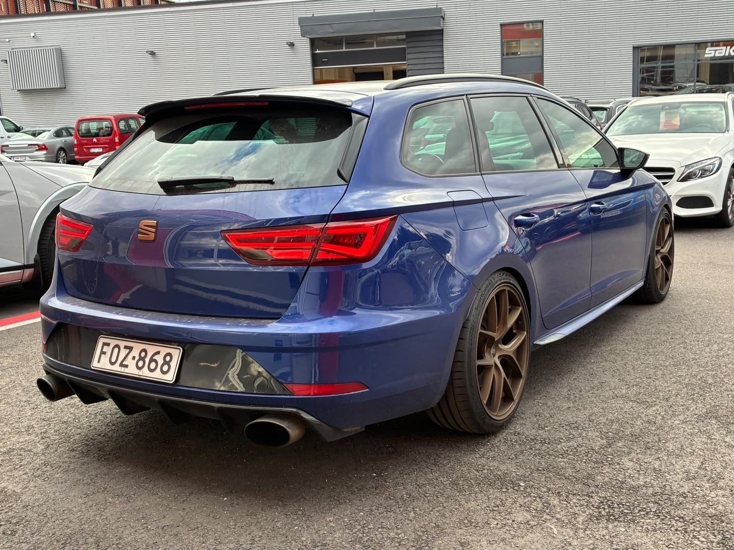 Seat - LEON ST - TSI 300 4DRIVE Cupra DSG // Juuri saapunut! / Hurricane exhaust putkisto /  ACC / Panorama / Kamera / Keyless // - Farmari