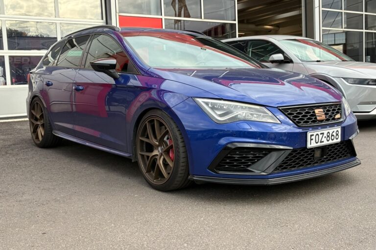 Seat - LEON ST - TSI 300 4DRIVE Cupra DSG // Juuri saapunut! / Hurricane exhaust putkisto / ACC / Panorama / Kamera / Keyless // - Farmari
