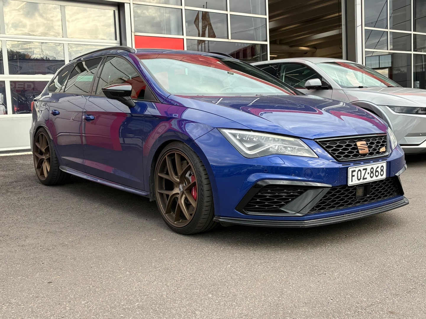 Seat - LEON ST - TSI 300 4DRIVE Cupra DSG // Juuri saapunut! / Hurricane exhaust putkisto /  ACC / Panorama / Kamera / Keyless // - Farmari