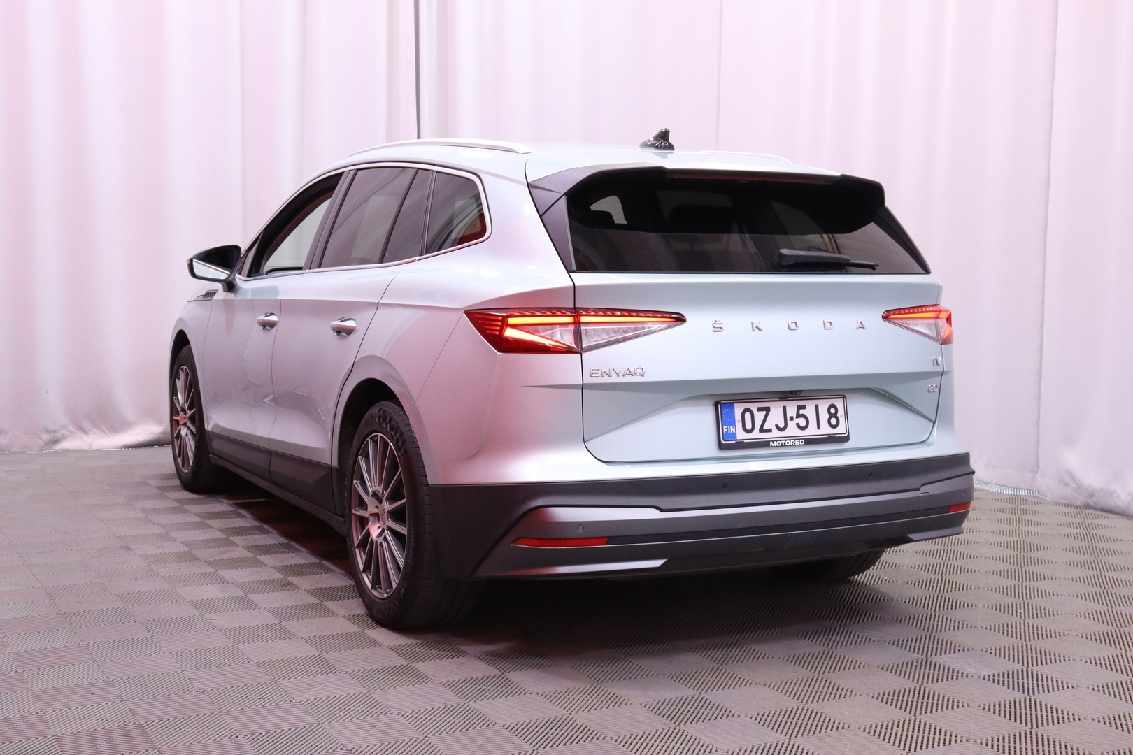 Skoda - Enyaq - 80 IV / ACC / Matrix-LED / Kamera / Digimittaristo / Lämpöpumppu / Kessy / Koukku / - Maastoauto