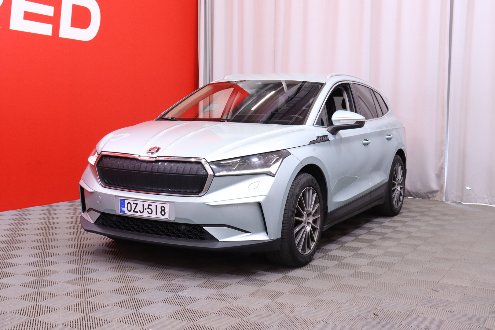 Skoda - Enyaq - 80 IV / ACC / Matrix-LED / Kamera / Digimittaristo / Lämpöpumppu / Kessy / Koukku / - Maastoauto