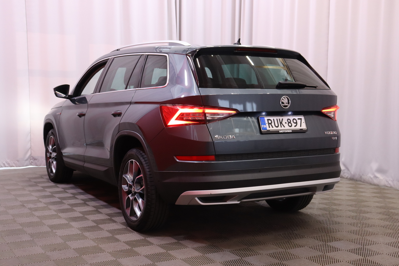 Skoda - Kodiaq - 2,0 TDI 190 4x4 Scout DSG Autom 7P // ACC / LED / Canton / Digimittari / Webasto / Koukku // - Farmari