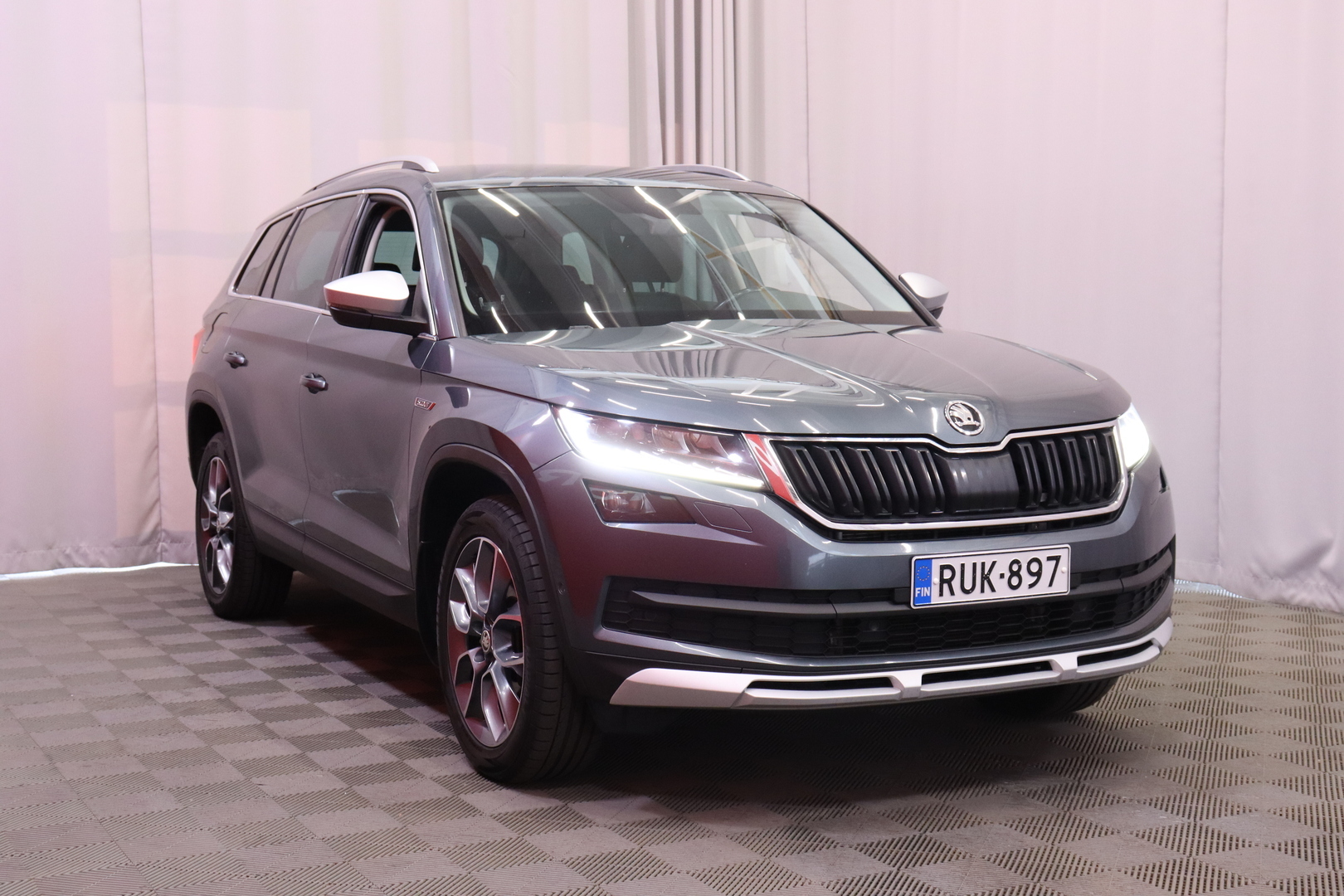 Skoda - Kodiaq - 2,0 TDI 190 4x4 Scout DSG Autom 7P // ACC / LED / Canton / Digimittari / Webasto / Koukku // - Farmari