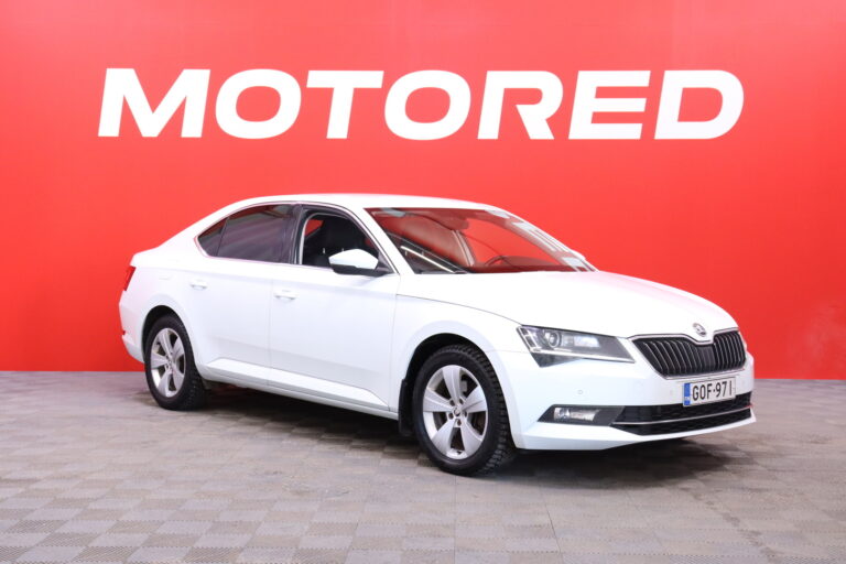 Skoda - Superb - 2,0 TDI 190 4x4 Style DSG Autom // Webasto / ACC / Muistipenkki / P-Kamera / Vetokoukku / Ambient // - Sedan