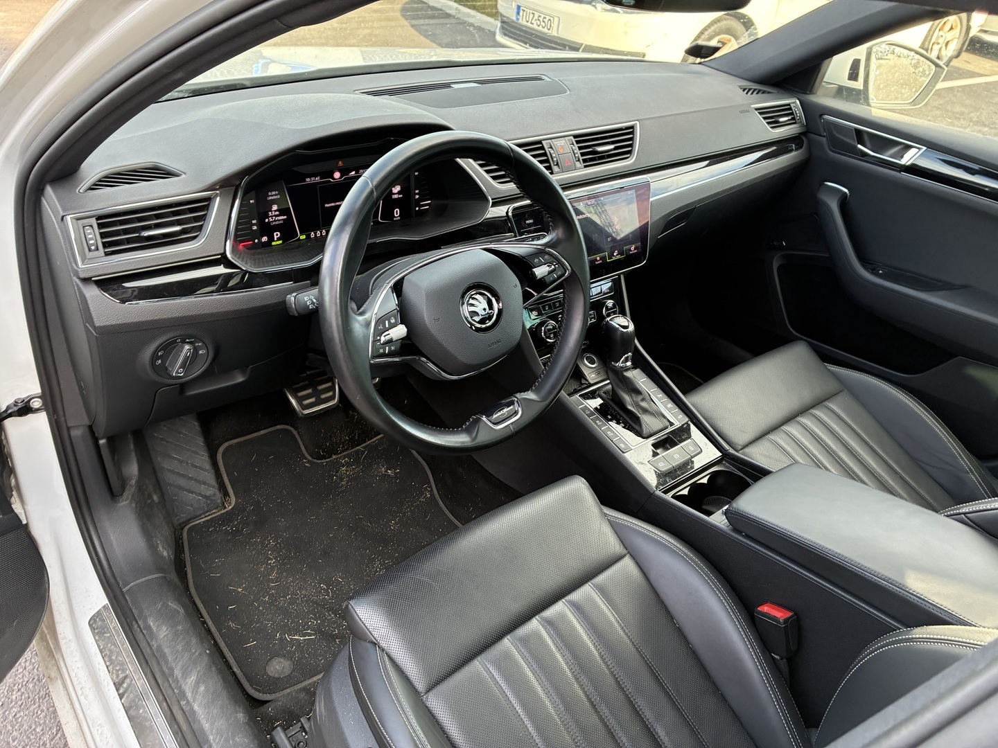 Skoda - Superb - Combi 1,4 TSI PHEV L&K iV DSG Autom. - Farmari