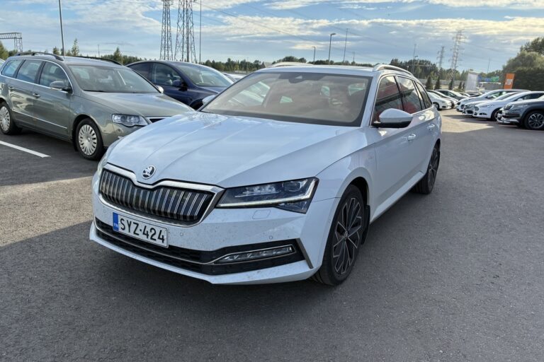 Skoda - Superb - Combi 1,4 TSI PHEV L&K iV DSG Autom. - Farmari