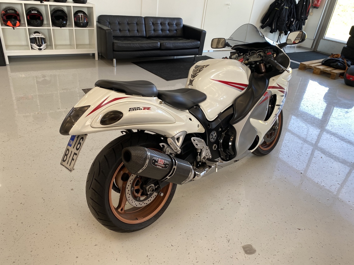Suzuki - GSX - 1300 R // Juuri saapunut! / Huoltokirja / Yoshimura / Ajomodet // - Moottoripyörä