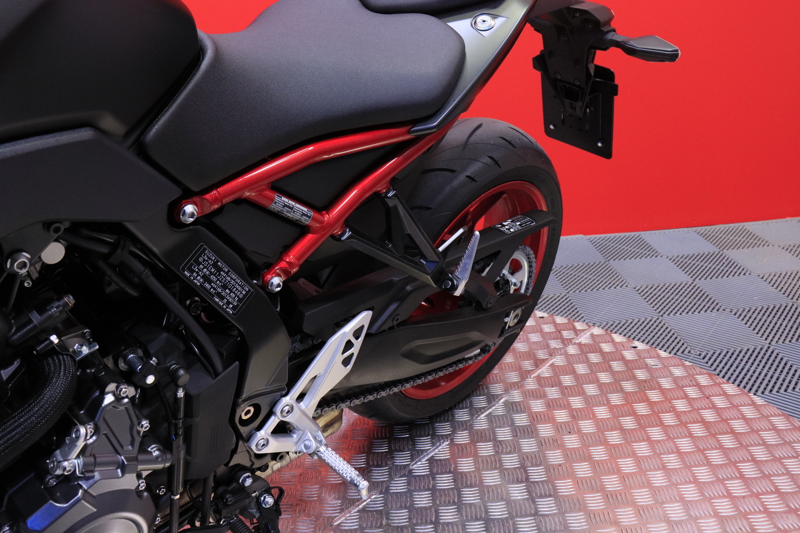 Suzuki - GSX-8S - 800 / Takuu / Kuin uusi / - Moottoripyörä
