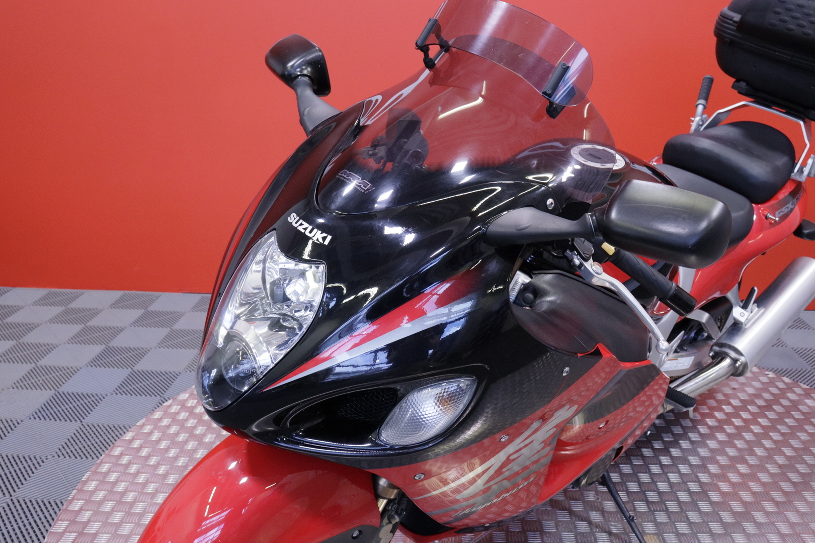 Suzuki - GSX - 1300 R // Juuri saapunut! / Huoltokirja / Suomi-pyörä / Takalaukku // - Moottoripyörä