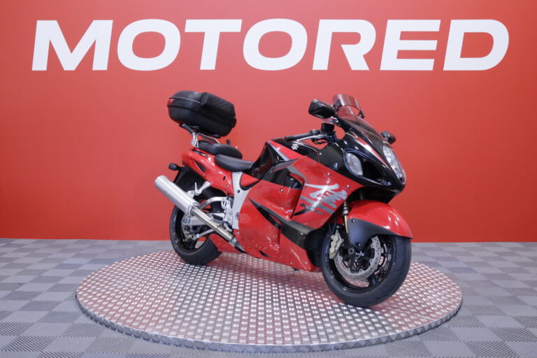 Suzuki - GSX - 1300 R // Juuri saapunut! / Huoltokirja / Suomi-pyörä / Takalaukku // - Moottoripyörä