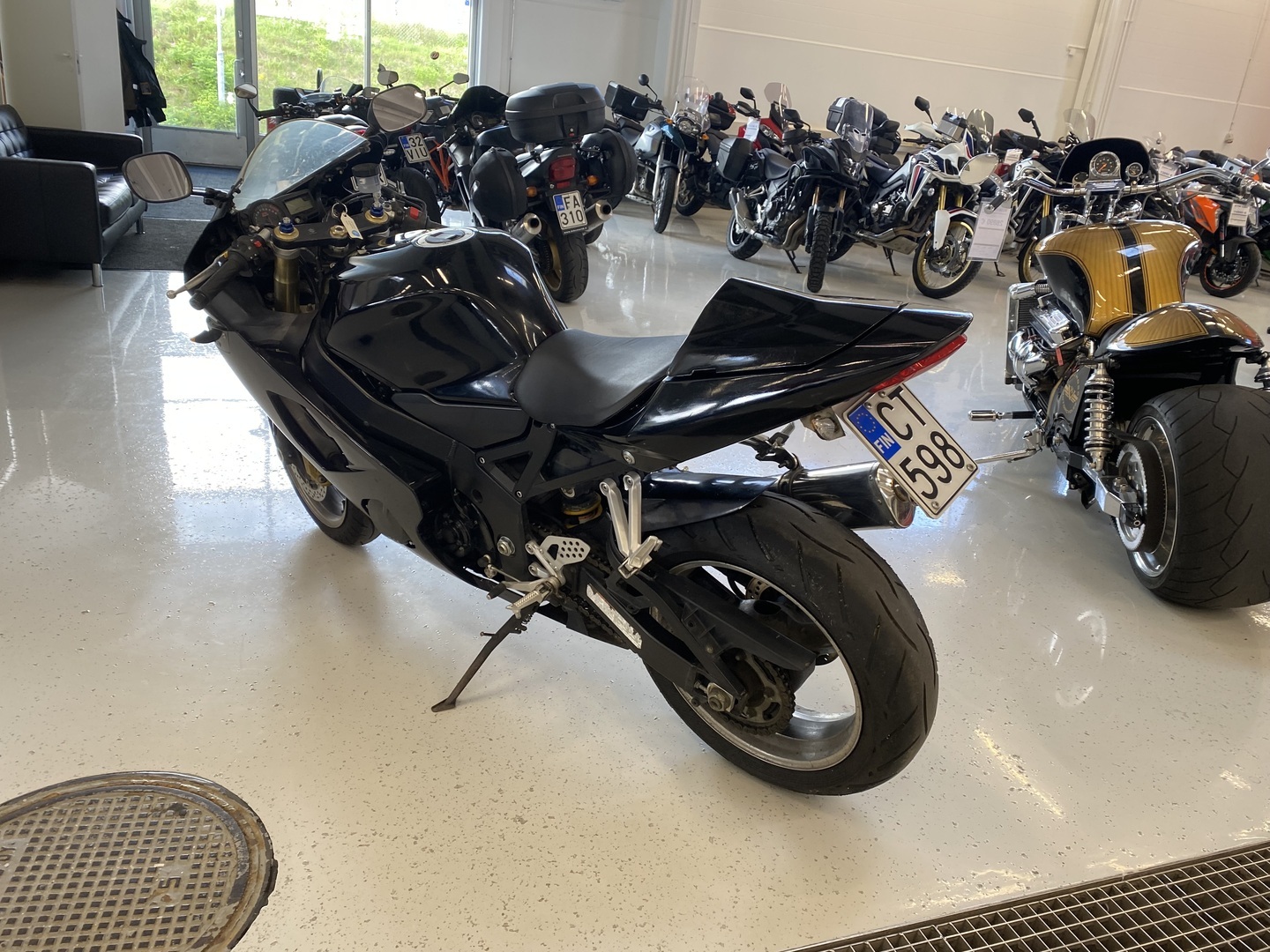 Suzuki - GSX-R - 750 // Juuri saapunut! / Huoltokirja / Suomi-pyörä / Yoshimura // - Moottoripyörä