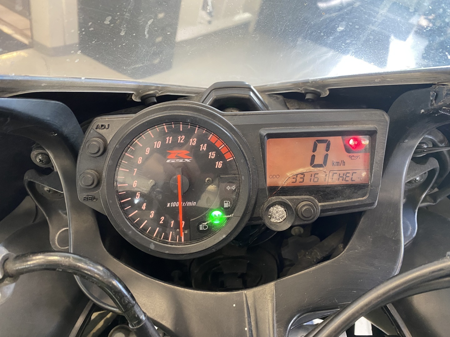 Suzuki - GSX-R - 750 // Juuri saapunut! / Huoltokirja / Suomi-pyörä / Yoshimura // - Moottoripyörä