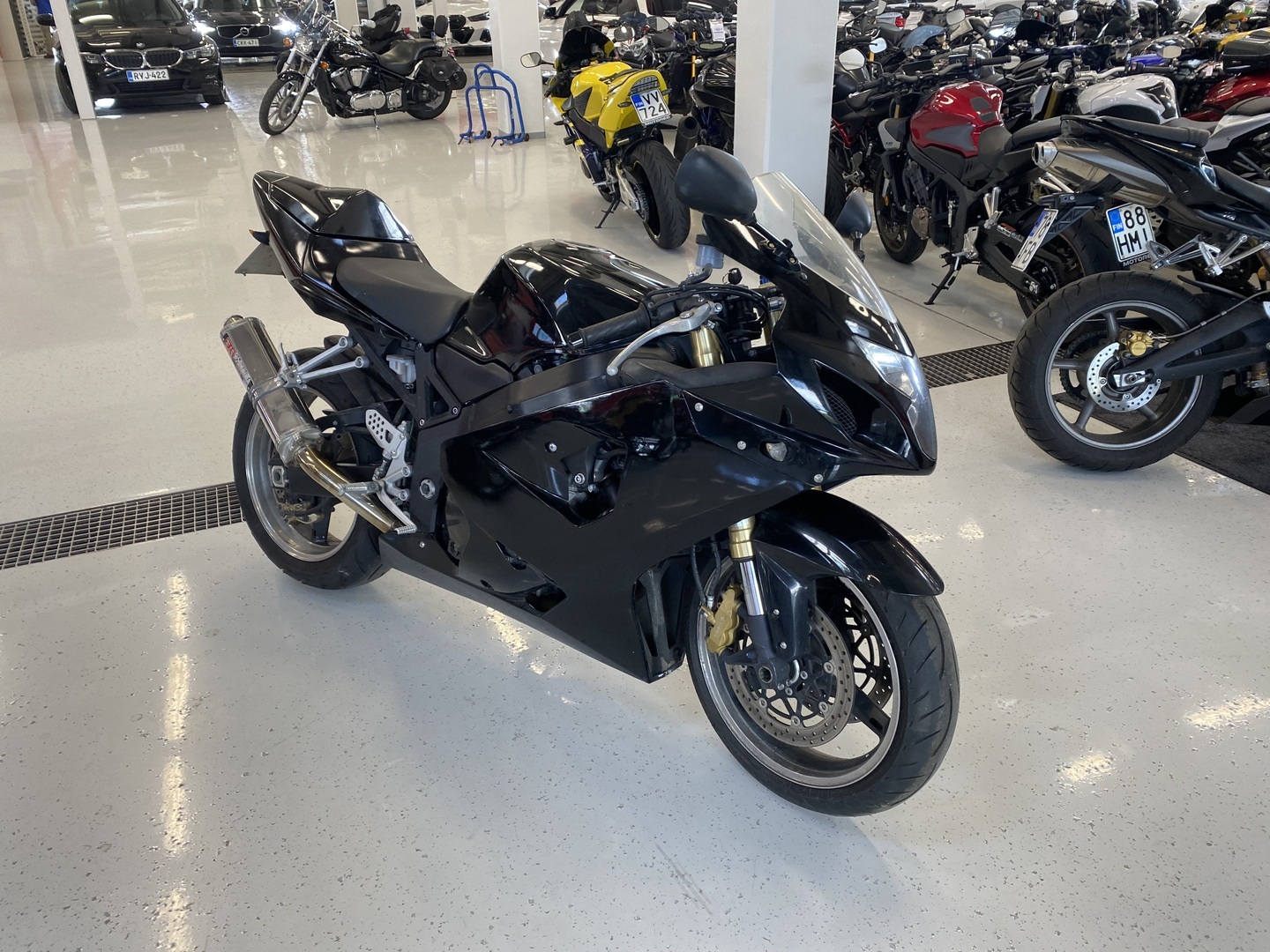Suzuki - GSX-R - 750 // Juuri saapunut! / Huoltokirja / Suomi-pyörä / Yoshimura // - Moottoripyörä