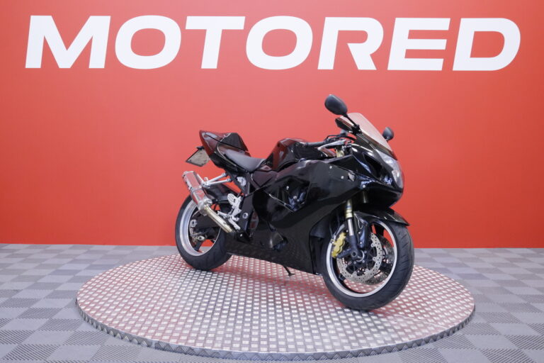 Suzuki - GSX-R - 750 // Juuri saapunut! / Huoltokirja / Suomi-pyörä / Yoshimura // - Moottoripyörä