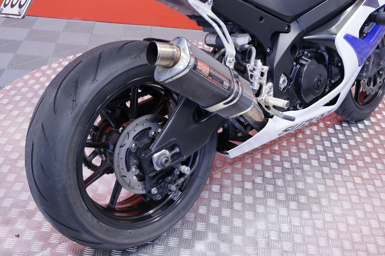 Suzuki - GSX-R - 1000 // Juuri saapunut! / Suomi-pyörä / Yoshimura / Shifter / Kaatumatapit // - Moottoripyörä